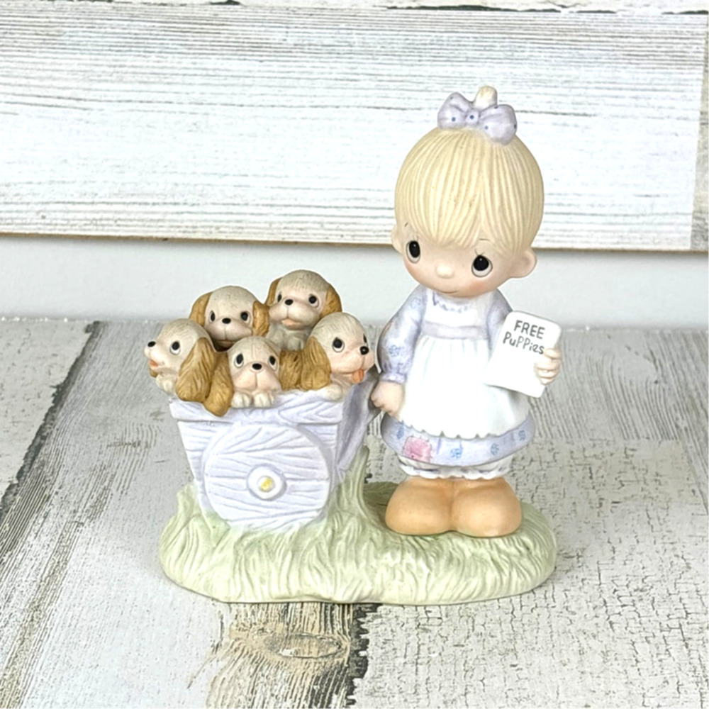 Precious Moments 1977 God Loveth A Cheerful Giver Figurine Rare Jonathan David